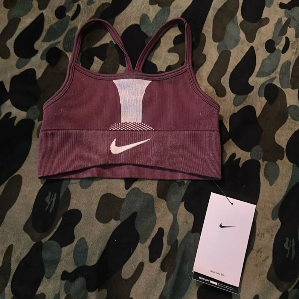 Nike Dri-FIT Indy Seamless Low Support Sports Bra: MAROON:NEW WITH TAGS: SIZE XS